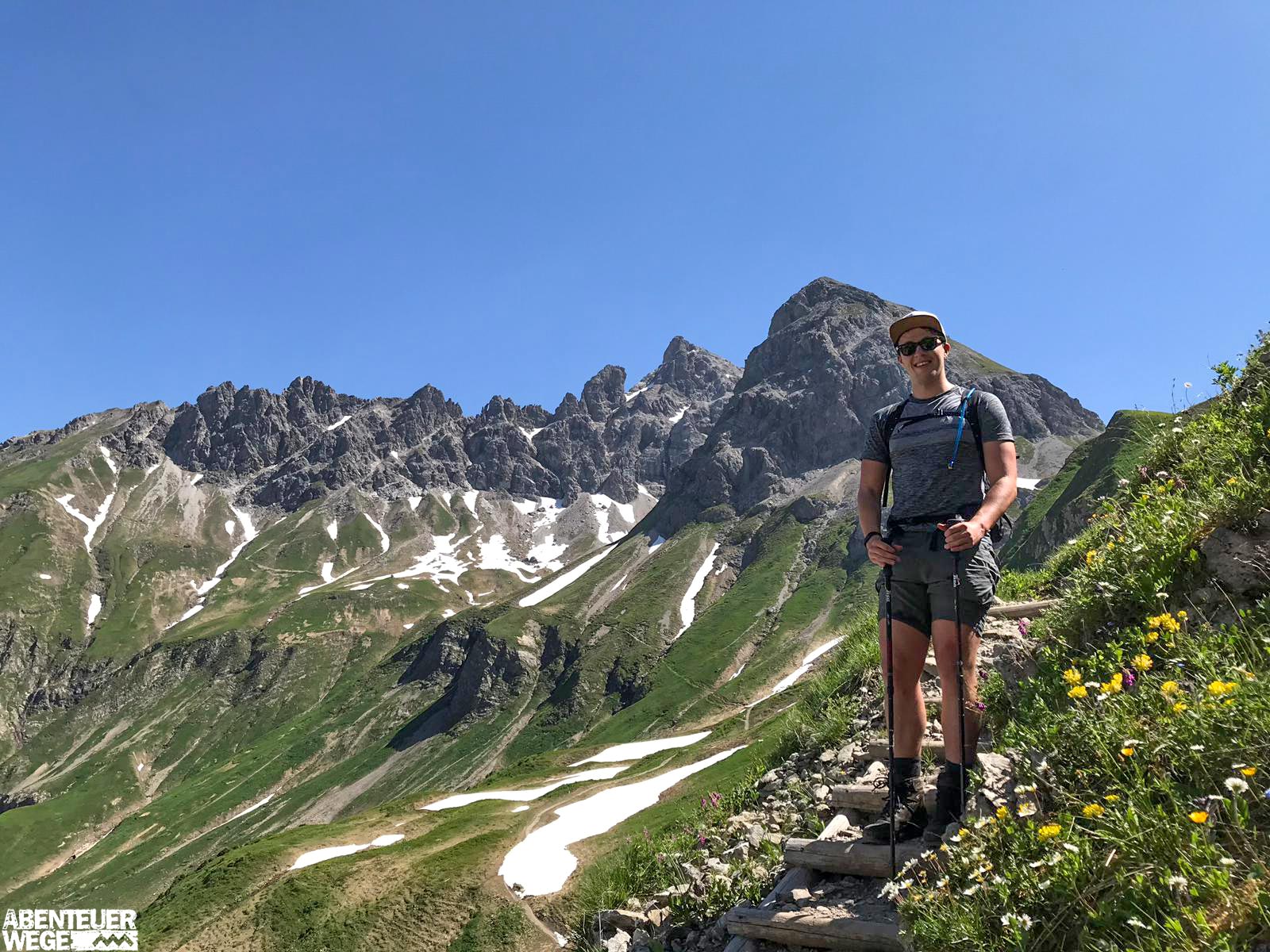 Wanderstöcke auf der Alpenüberquerung